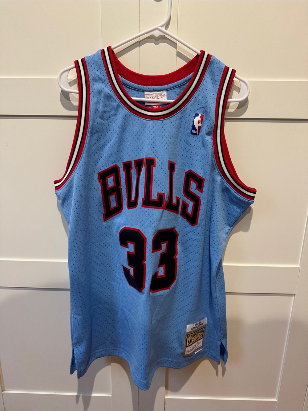 Mitchell & Ness Chicago Bulls Scottie Pippen #33 Jersey - Light Blue/Red/Black